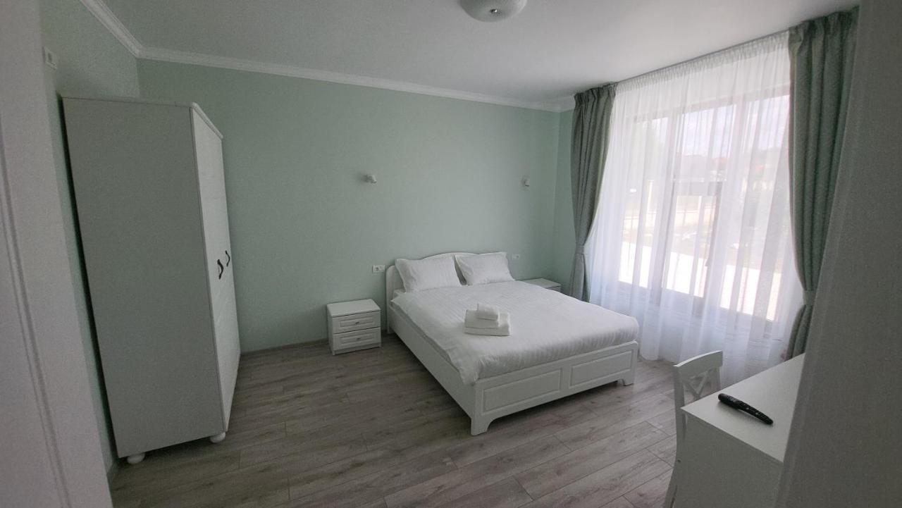 Colt De Rai Bed and Breakfast Hîrtoape Buitenkant foto